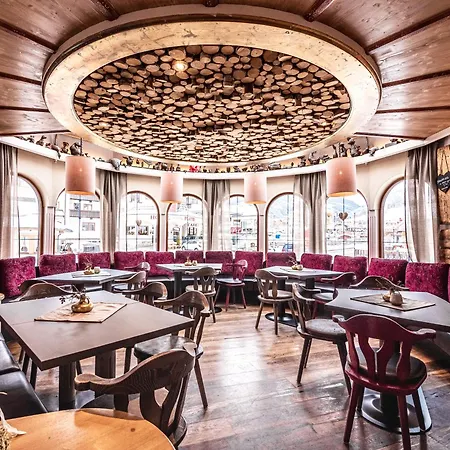 Dahuam In Mit Balkoniterrasse جيرلوس