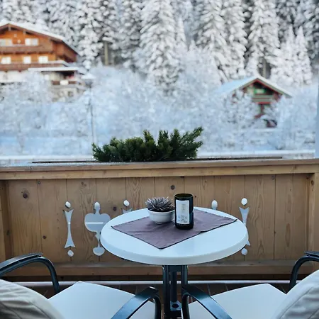 Dahuam In Mit Balkoniterrasse * جيرلوس